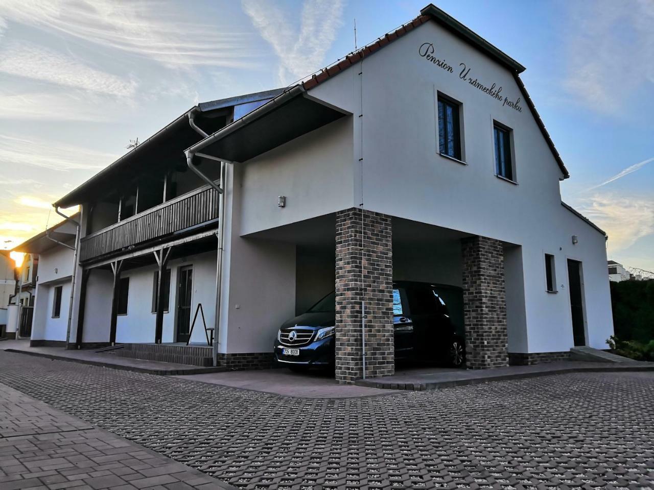 Penzion U Zameckeho Parku Trebon Bagian luar foto